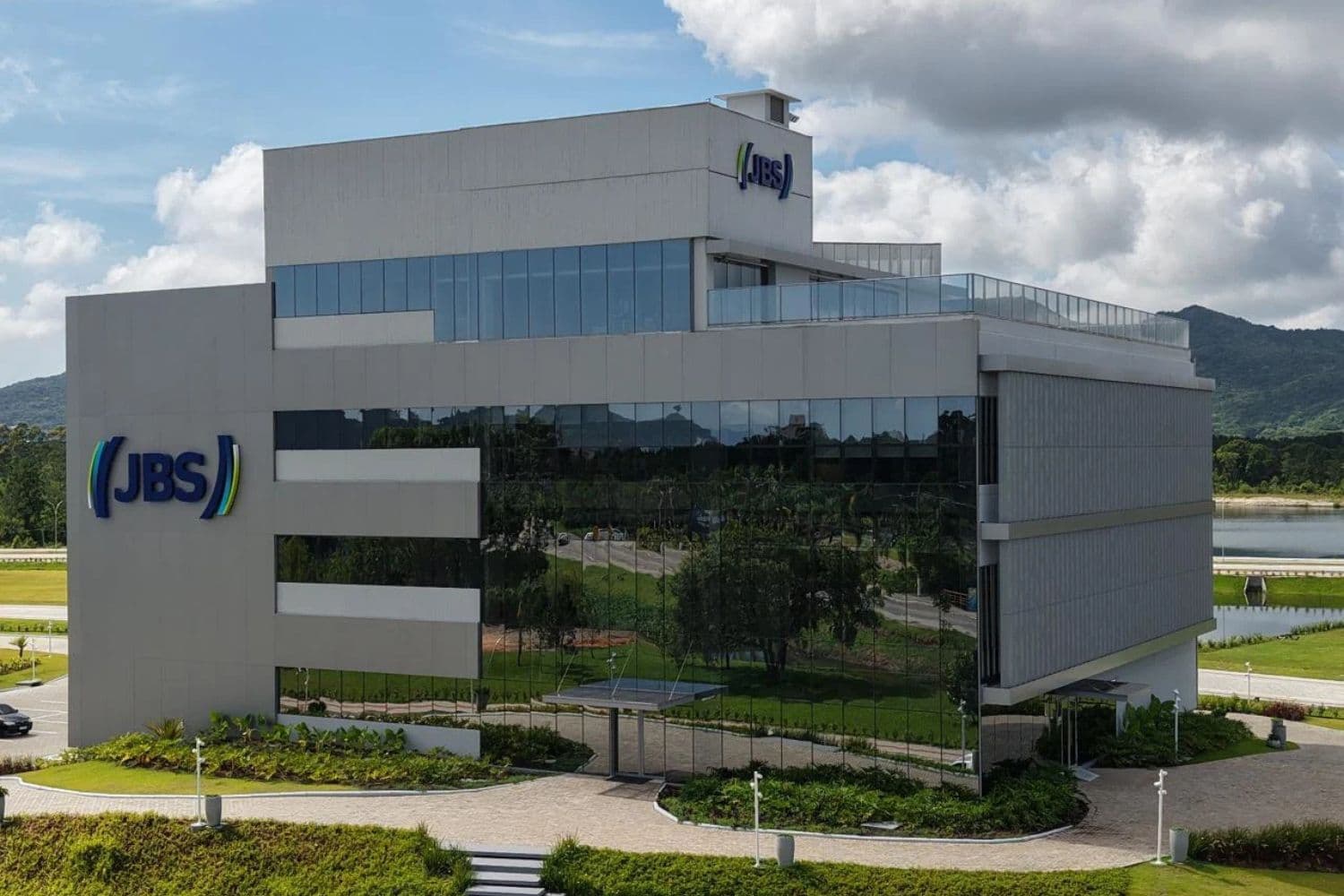 JBS inaugura centro de biotecnologia para desenvolver “superproteínas” em Florianópolis