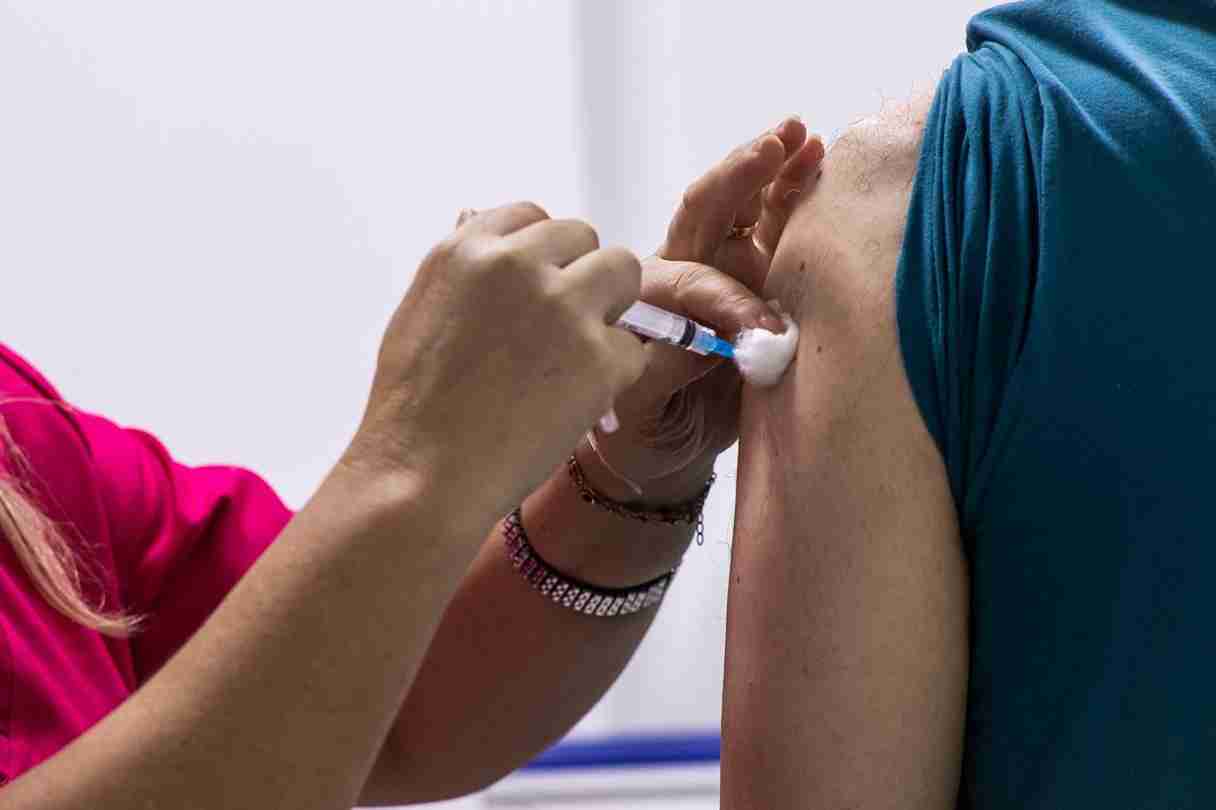 Florianópolis recebe segundo lote com mais de 20 mil doses da vacina contra a gripe