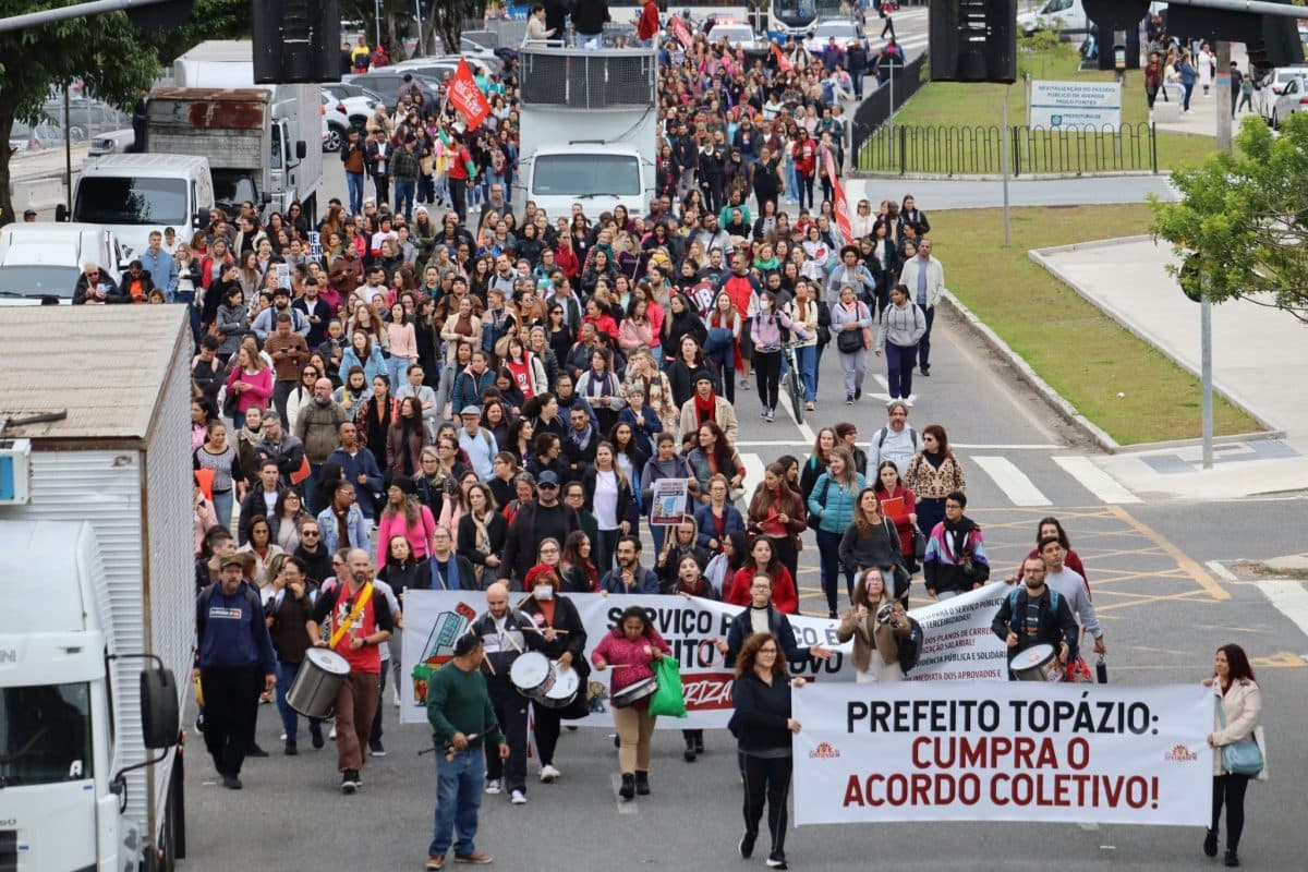 Greve em Florianópolis: servidores iniciam paralisação por tempo indeterminado nesta quinta