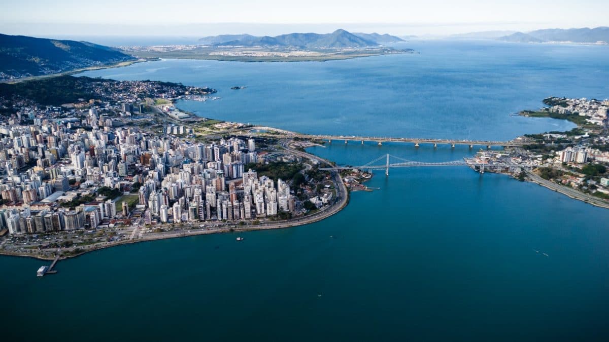Florianópolis melhora avaliação fiscal e amplia acesso a crédito para investimentos