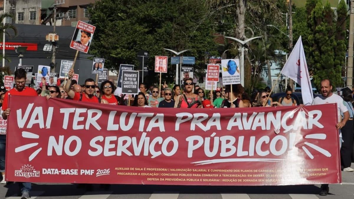 Florianópolis demite mais de 160 servidores da educação em greve: ‘Ausência injustificada’