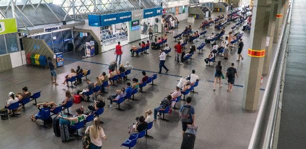 Prefeito de Florianópolis comemora 'devolver' pessoas que chegam à cidade - UOL Notícias