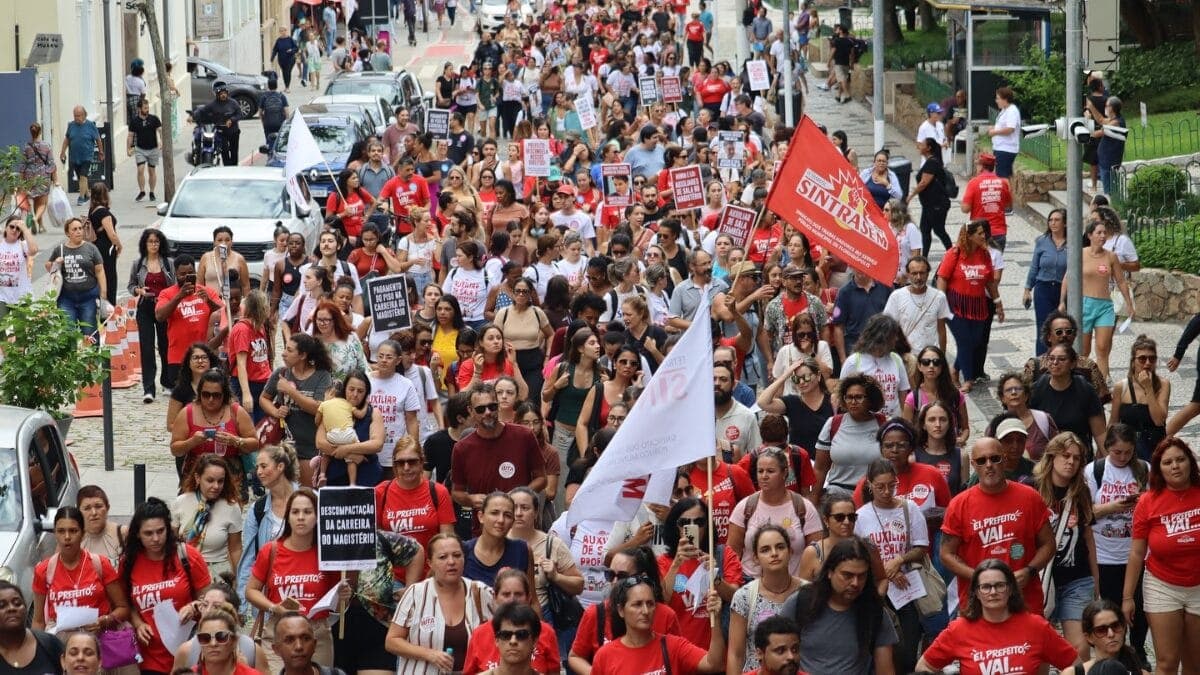 Greve em Florianópolis entra no segundo dia com impactos nas escolas e na saúde