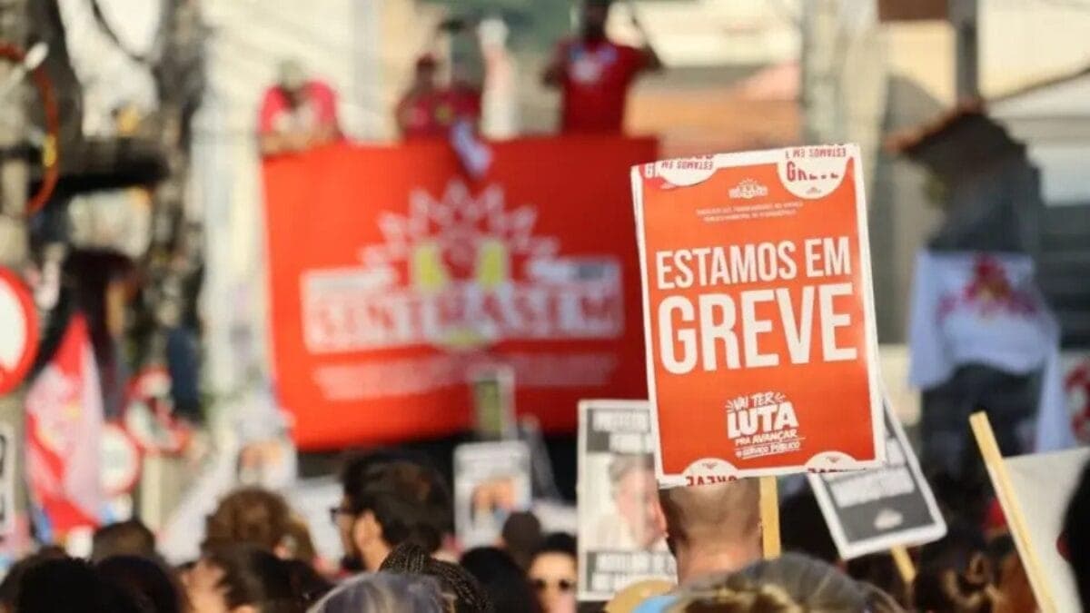 Greve em Florianópolis chega ao fim após 23 dias entre demissões e propostas