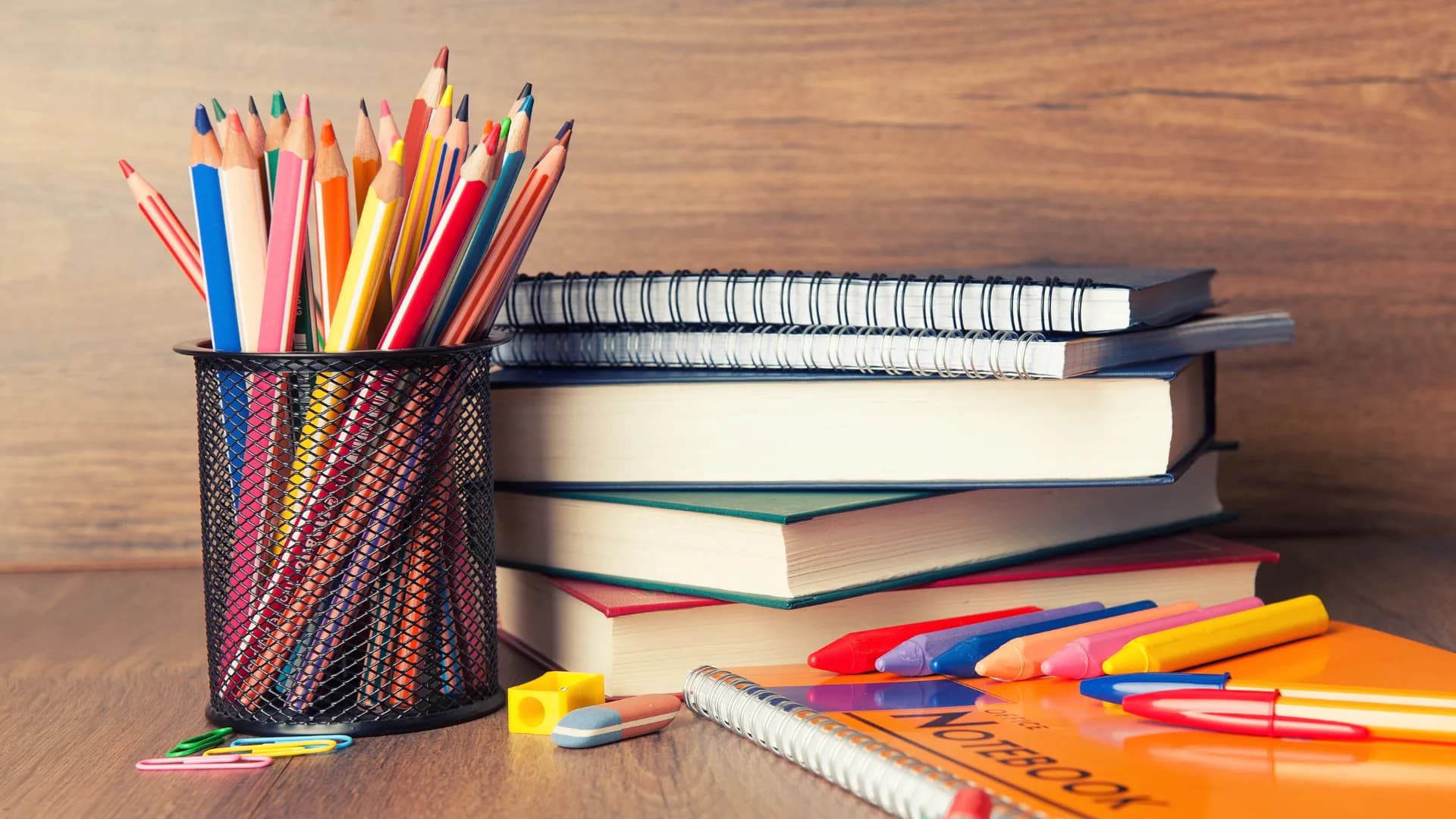 Procon Florianópolis notifica escola por exigir material coletivo